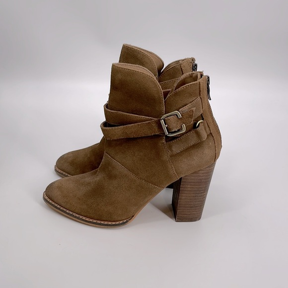 (#99)CHINESE LAUNDRY Suede Camel Boots - Picture 4 of 5